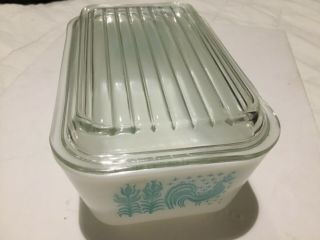 Vtg Pyrex Amish Butterprint Refrigerator Dish 1 1/2 Pint Turquoise Blue Rooster