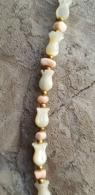 VTG PIKAKE BEADED NECKLACE CARVED MOTHER OF PEARL FLOWER BEADS ANGEL SKIN CORAL 2