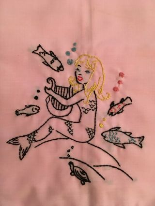 Vintage MCM 1950s 1960s mermaid hand towels pink embroidered lace 2