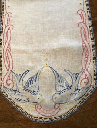 Lovely Vintage Hand Embroidered “bluebirds” Table Runner With Crocheted Edge