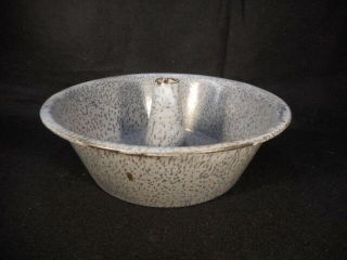 Vintage Gray Speckled Enamelware Graniteware 9 1/2 " Tube Bundt Baking Pan