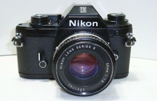 Vintage Nikon Em Slr 35mm Film Camera W/ Series E 50mm F/1.  8 Lens