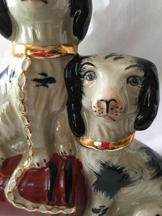 Vintage Staffordshire Porcelain Pottery Spaniels Dogs Figurines Barrel Statues 3