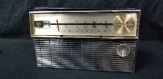 Vintage Rca Victor Model 3 - Rg - 81 8 Transistor Globe Trotter Radio