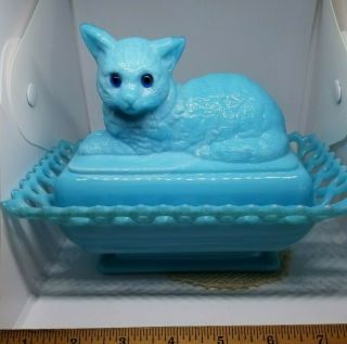 Vtg Westmoreland Elegant Blue Milk Glass Cat Laying On Doric Lace Basket Signed