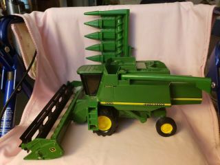 Vintage 1998 Ertl 1:28 Scale John Deere Combine With Two Attachments