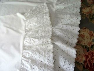 Vintage Shabby Chic Cannon Off White 6.  5 " Embroidered Eyelet Lace Pillowcase Set