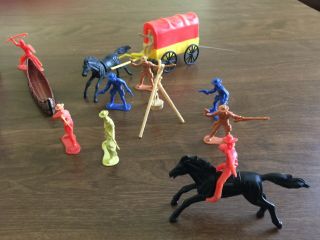 Vintage Collectible Plastic Cow Boy And Indian Toy Figurines 3