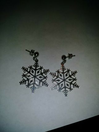 Vintage Avon Snowflake Silver Earrings Pierced Style Holiday Winter Christmas 2