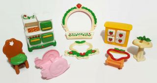Vintage 1983 Strawberry Shortcake Berry Happy Home Doll House Furniture Windows