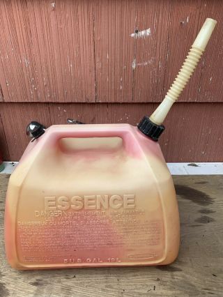 Vtg Rubbermaid Essence Pre Ban 5 Gallon Gas Can Red Plastic Vented 1251