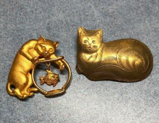 Signed Jj Vintage Cat And Goldfish Bowl Pin Gold Tone Fish,  Brass Cat Pin