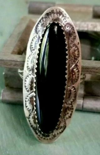 Vintage Old Pawn Navaho Sterling Silver Black Onyx Ring Size 7.  5