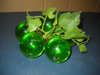 VINTAGE RETRO MID CENTURY 1960 ' s GREEN ACRYLIC LUCITE GRAPES BUNCH 4