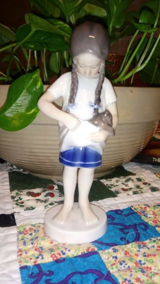Vintage Royal Copenhagen Porcelain Figurine " Girl With Cat In Arms " 424