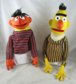 Sesame Street Muppets Bert And Ernie Vinyl Cloth Hand Puppets Vintage 1970s