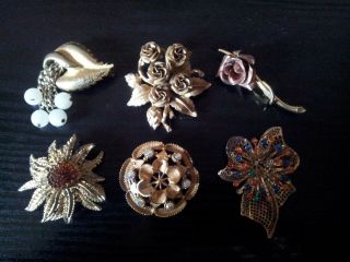 Vintage Gilt/gold Colored Costume Jewellery Brooches (group Of 9)
