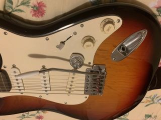 Vintage (1990s) Pignose Strat Style Electric Guitar Sunburst 6