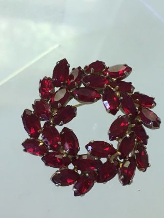Vintage Juliana D&e Ruby Red Marquise Rhinestone Layered Wreath Brooch Pin 1.  75”