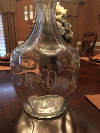 Vintage Jack Daniels Etched 1901 Glass Decanter 1.  75 L Pre - Owned