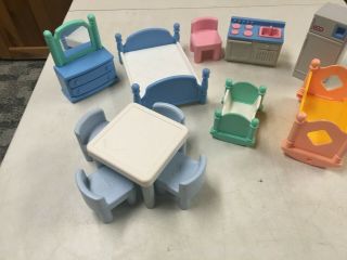 LITTLE TIKES VINTAGE GRAND MANSION DOLLHOUSE REPLACE FURNITURE KITCHEN BEDS 2
