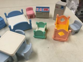 LITTLE TIKES VINTAGE GRAND MANSION DOLLHOUSE REPLACE FURNITURE KITCHEN BEDS 3