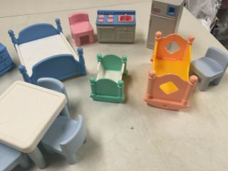 LITTLE TIKES VINTAGE GRAND MANSION DOLLHOUSE REPLACE FURNITURE KITCHEN BEDS 4