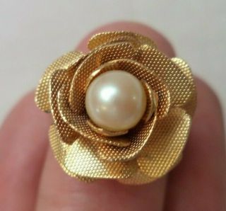 Stunning Vintage Estate Gold Tone Faux Pearl Flower Adj Ring 2430m
