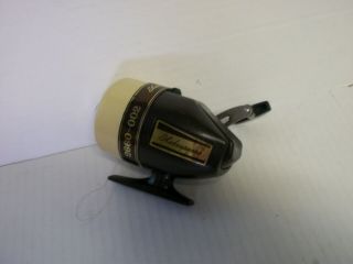 Vintage Shakespeare 2660 - 002 Closed Face Spin Casting Fishing Reel