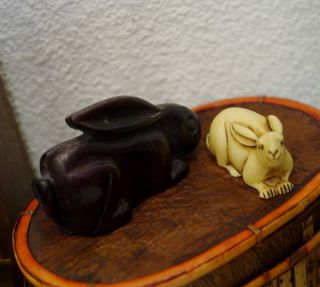 2 WONDERFUL VINTAGE CHINESE CARVED RABBITS OF BOVINE BONE & UNKNOWN MATERIALS 2