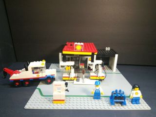 Vintage 1986 Lego Classic Town Shell Service Station 6378