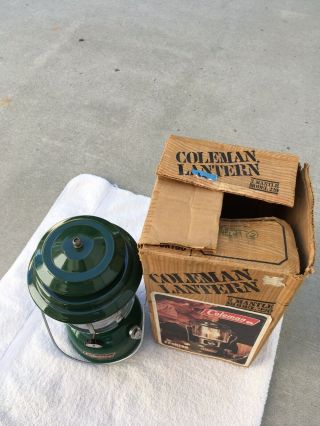 Vintage 1983 Coleman Green Dual Mantle Lantern Model 220k W/Box & Papers 3