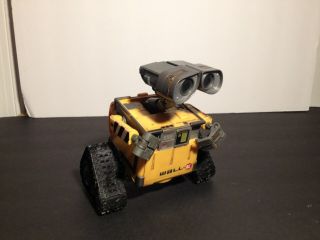 Vintage Thinkway Toys/Disney Pixar 6 Inch Voice Command Talking Dancing Wall - E 7