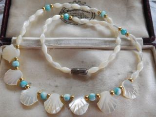 Pretty Vintage 1970s Mother Of Pearl Shell Necklace With Screw Clasp