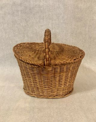 Vintage Double Flap Woven Basket 10.  5” Length X 10.  5” Height
