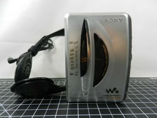 Vintage Silver Sony Walkman Model Wm - Fx195 Mega Bass Cassette Radio Player Am/fm