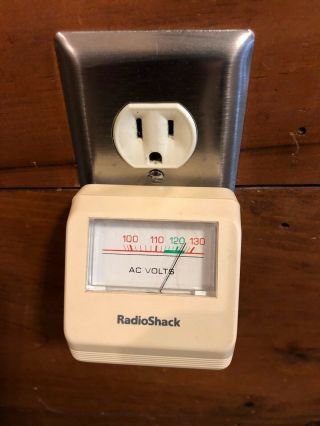 Vintage Radio Shack Wall Outlet Ac Voltage Meter Monitor 22 - 107