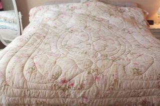 Vintage Full Quilted Comforter Light Ecru Shabby Cottage Pink Cabbage Roses