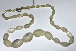 Vtg Graduated Hand Carved Mother Of Pearl Beaded Necklace