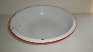 Vintage White With Red Trim Enamel/porcelain Wash Pan 12 1/2 " In Diameter
