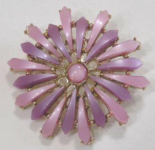 Vintage Jewelry Lavender Thermoset Daisy Brooch 1950s Flower Power 3