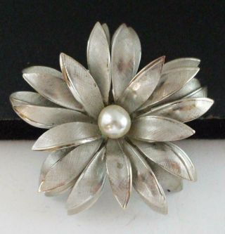 Pretty Vintage Giovanni Silver Tone Flower Pin Brooch W/layered Petal Design