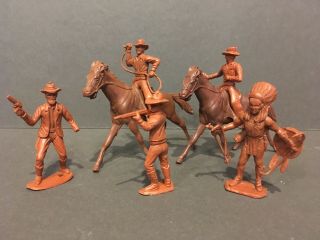 (5) Vtg Marx Western Figures And (2) Running Plastic Horses Cowboys And Indians