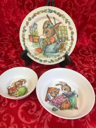 Vintage Oneida Deluxe Child’s Peter Rabbit Melamine Small Bowl 3258 3243 3119