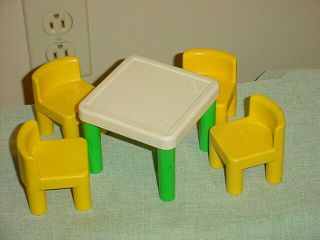 Little Tikes Vintage Dollhouse Green Table And 4 Yellow Chairs Set