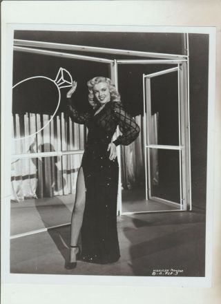 Vintage 8 X 10 B & W Pinup Photograph Actress Marilyn Monroe.