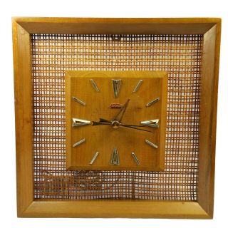 Sunbeam Mid Century Wicker Wood Electric 12 " Wall Clock Kitchen Vintage A504