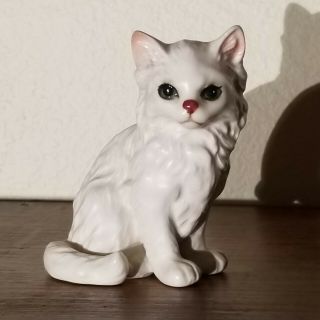Vintage Lefton White Persian Sitting Cat Porcelain Figurine Blue Eyes