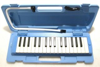 Yamaha P - 32c Vintage Melodica In Case With Mouthpiece;