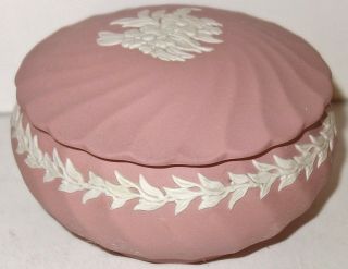 Scarce Vintage Wedgwood England Pink & White 4 - 1/4 " Dresser Jar Dish W/cover